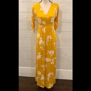 Isabel Maternity by Ingrid and Isabel Maxi Dress